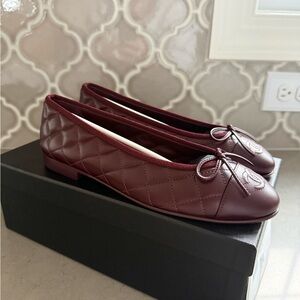 BNWT Chanel 26P Lambskin Dark Burgundy Bow Tie Ballet Ballerina Flat, Size 37.5